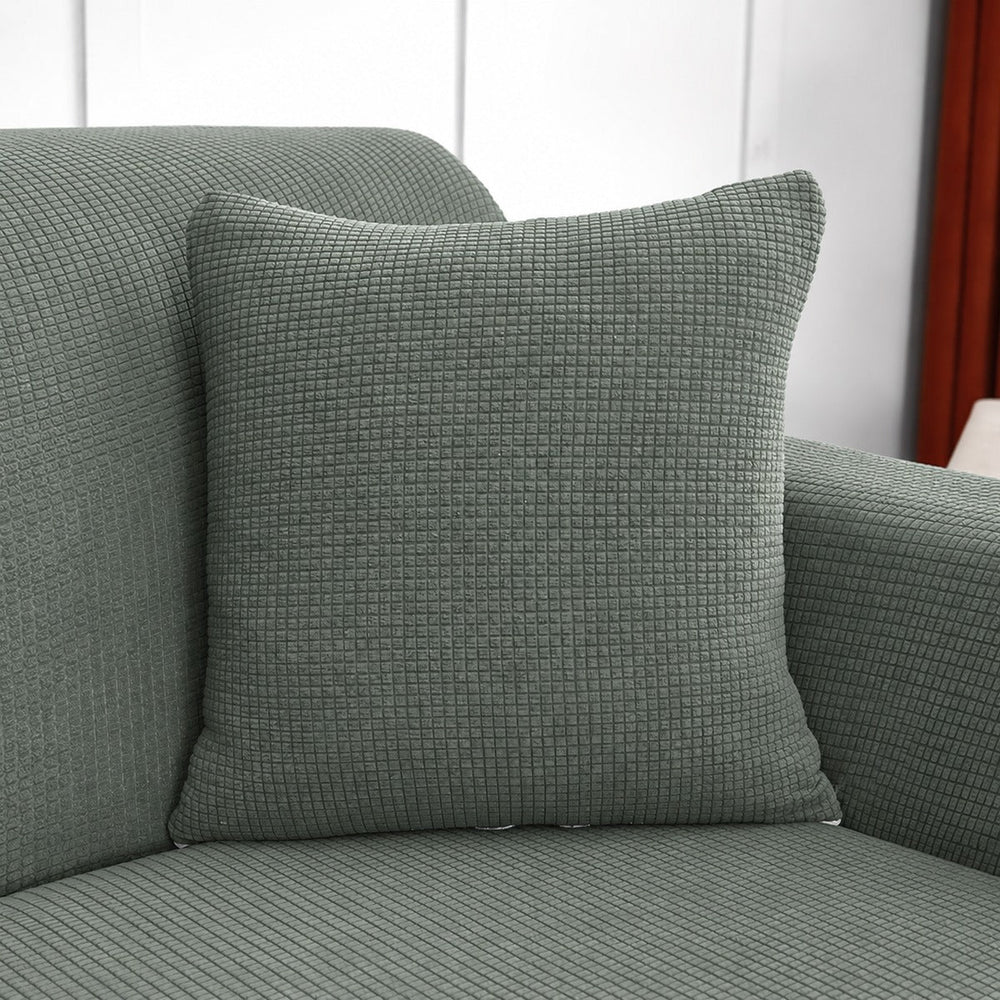 Wasserabweisender Kissenbezug 45 × 45 cm — 1 Stück, Salbeigrün, auf einem Sofa