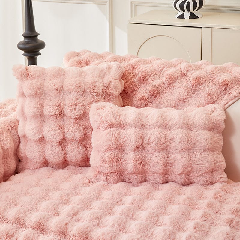 EasyCover-Kissenbezug aus wattiertem Kunstfell — 1 Stück, Rosa Noppen, auf einem Sofa