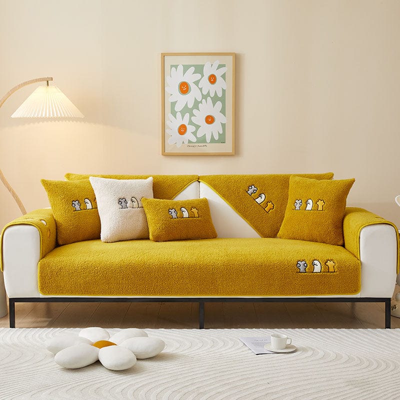 EasyCover-Sofabezug aus Teddy-Bouclé mit Katzenstickerei, Gelb Teddy, auf einem Sofa